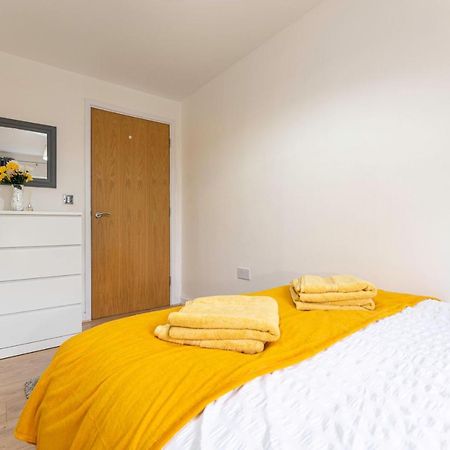 Riley House Spacious City Apartment Coventry Exterior photo
